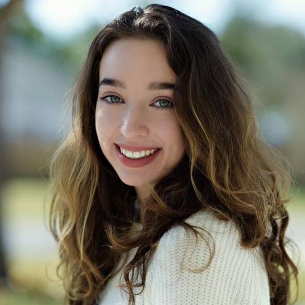 Meet your Posher, Claire